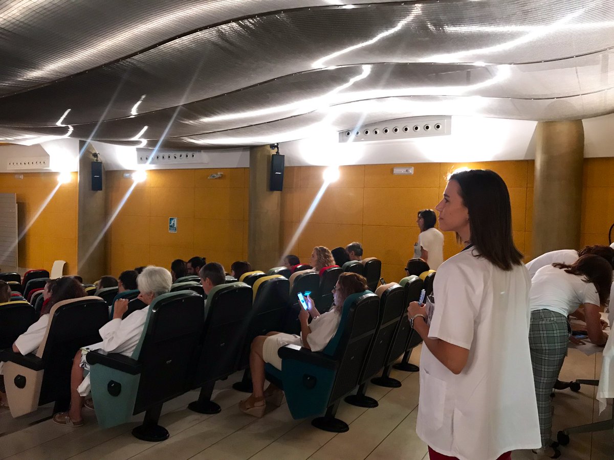 silvisastre's tweet photo. @mbeniam de @DynaMed_EBSCO ens explica les darreres novetats 🧐d’aquest recurs d’informació científica disponible a @bibliosalut  📲a la sessió general de @HospitaldeInca  Molt agraïts per la bona acollida i gran organització dels professionals de l’Hospital 👩🏼‍⚕️👨🏻‍⚕️ https://t.co/OZITerI0AB