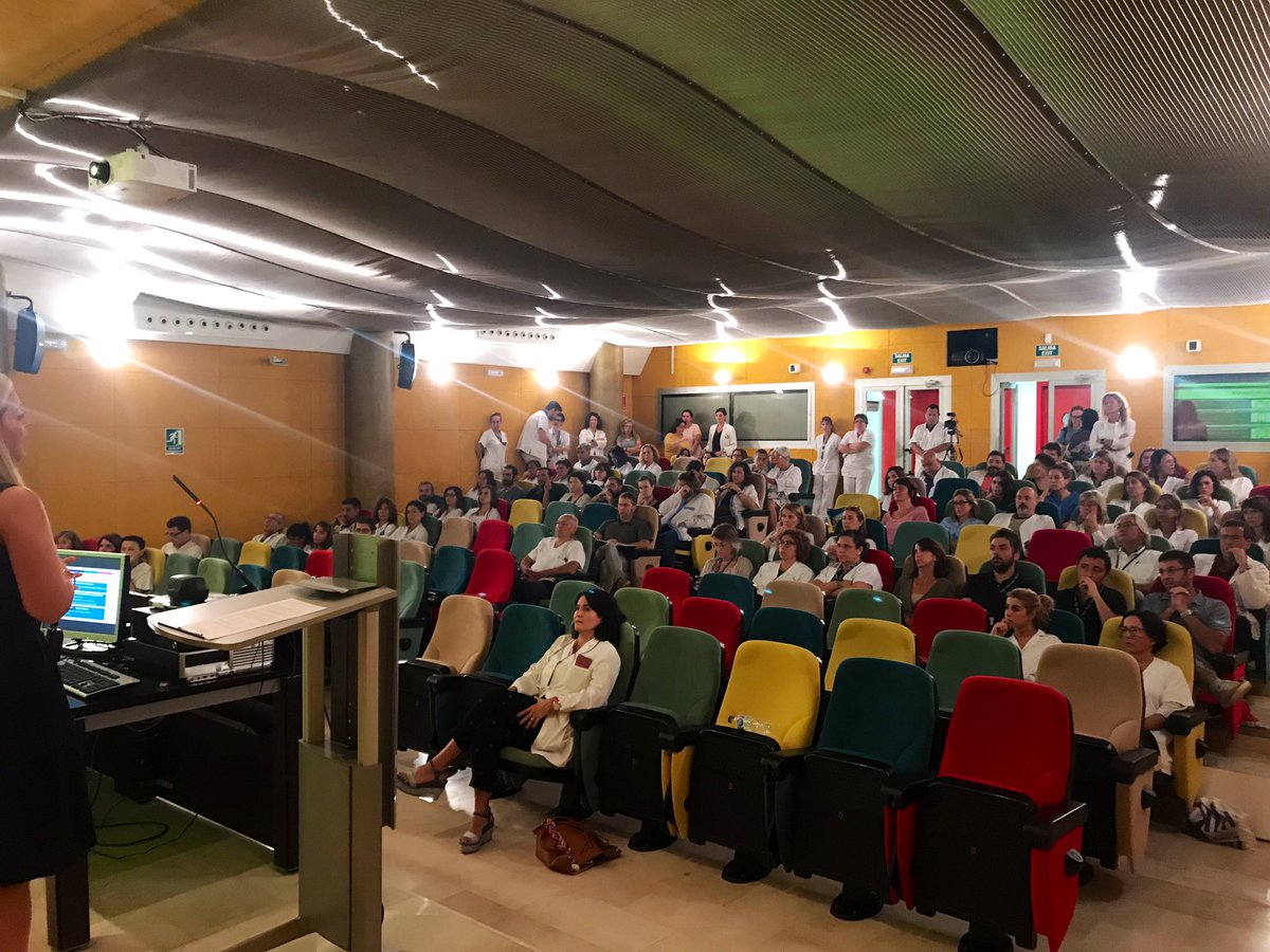 silvisastre's tweet photo. @mbeniam de @DynaMed_EBSCO ens explica les darreres novetats 🧐d’aquest recurs d’informació científica disponible a @bibliosalut  📲a la sessió general de @HospitaldeInca  Molt agraïts per la bona acollida i gran organització dels professionals de l’Hospital 👩🏼‍⚕️👨🏻‍⚕️ https://t.co/OZITerI0AB