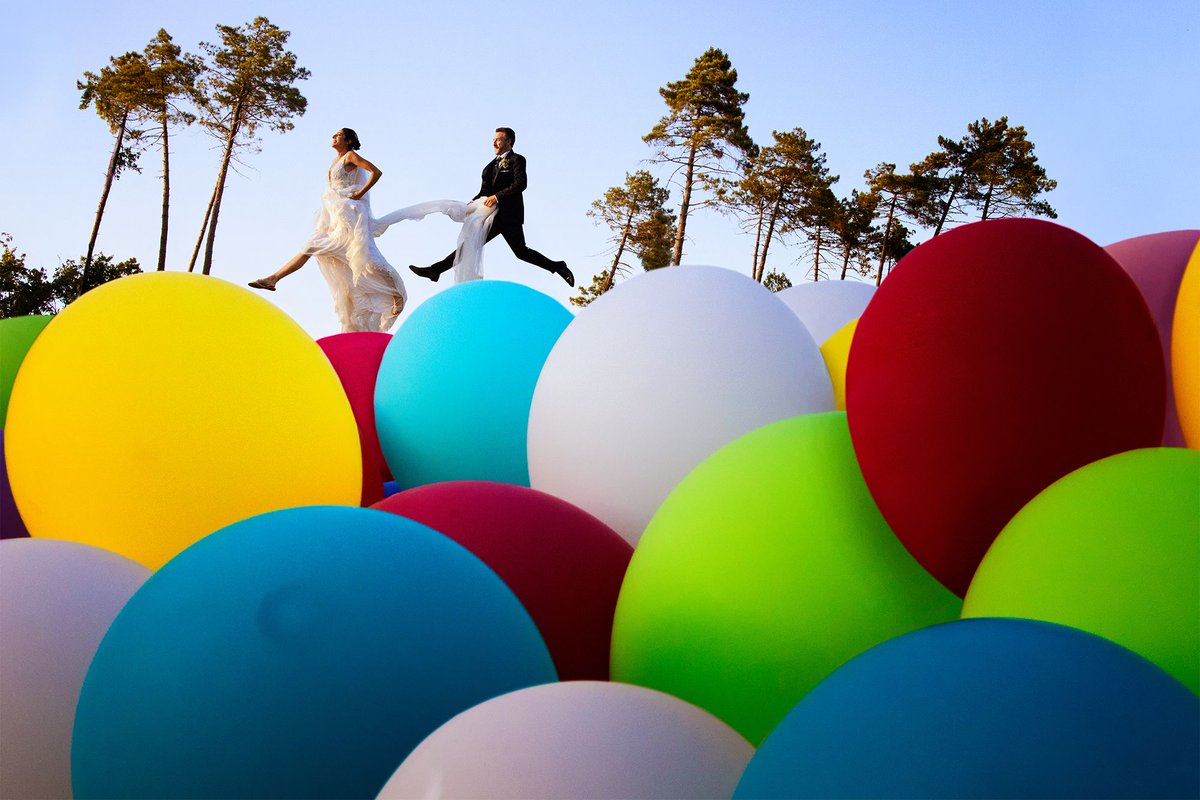 FabioMirulla's tweet photo. #balloons🎈 | #weddingphotographer #weddingphotography #weddingphoto #ispwp #fearlessphotographers #bride #tuscany #weddingintuscany #weddinginitaly #groom #love #photographer #weddingdress #weddingday #bestweddingphotographer #canon #liveforthestory #eosR #creativeportrait https://t.co/2PoDq11x6H