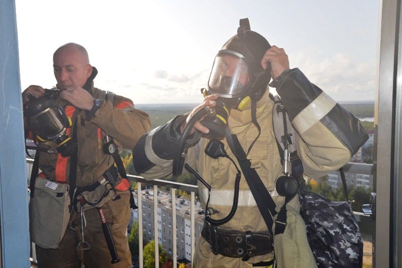 Emercom112's tweet image. В Когалыме пожарные провели учения в здании повышенной этажности
86.mchs.gov.ru/pressroom/news…