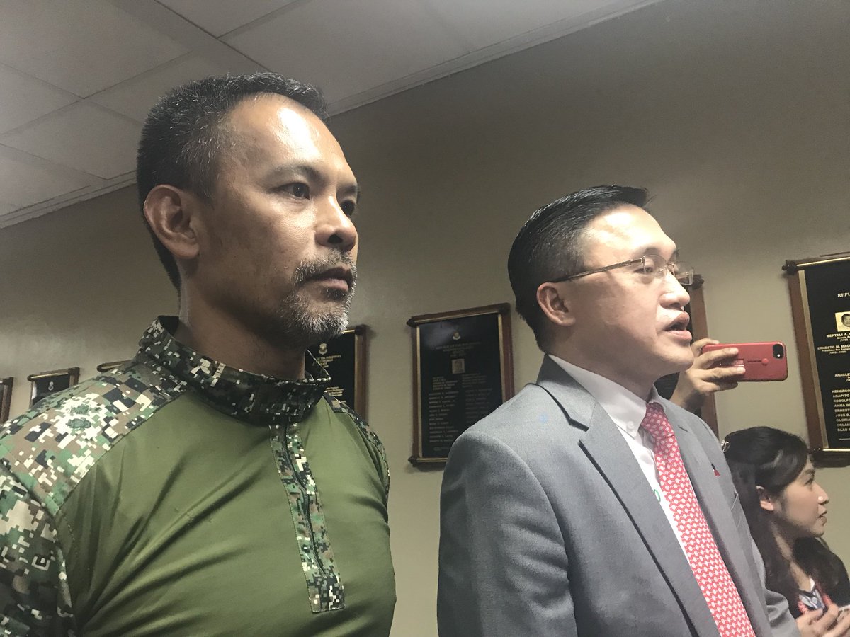 gmanews's tweet photo. BuCor chief Bantag now at the Senate, pays courtesy call to senators. Sen. Go says “full support kami kay Bantag.” | via @amitalegaspi https://t.co/8EUSIKNkRH