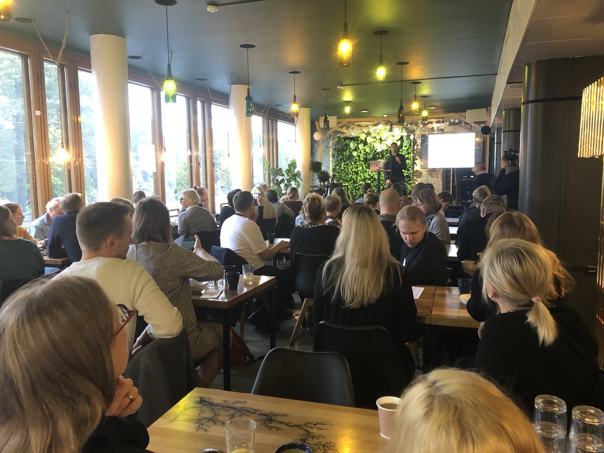 NieminenKalle's tweet image. #sitralab ensinmäinen #heräämö käynnissä! Hyvää keskustelua ja inspiroiva esitys by Jesper @nesta_uk . En malta odottaa seuraavaa!