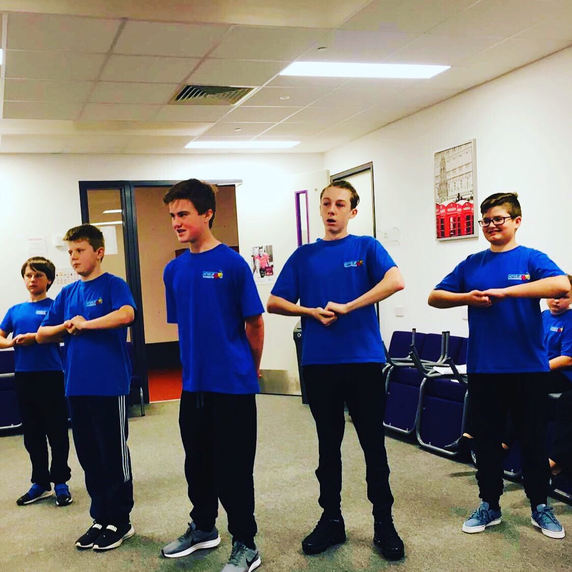 1ActingUp's tweet image. Happy Wednesday #Setthescene #dramadrama 🤩