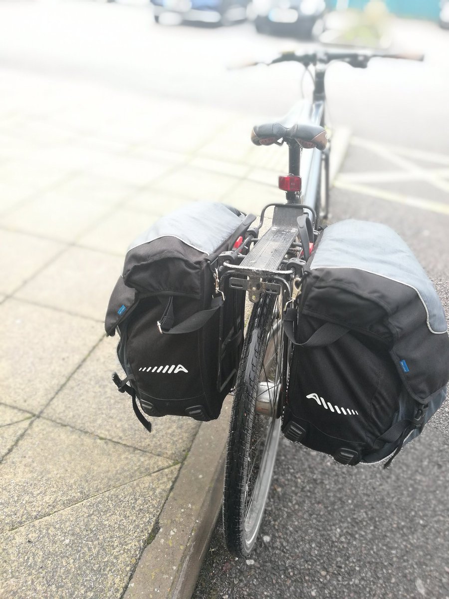 Ah yes, two full panniers.....must be a #ridemanager  training course kind of day!
#firstaidkit
#toolkit
#trainingmaterials
#biscuits
#waterproofs
@SustransSE volunteer and staff joining myself and @Volcosoutheast for a drizzly day of learning how to lead& manage bike rides!