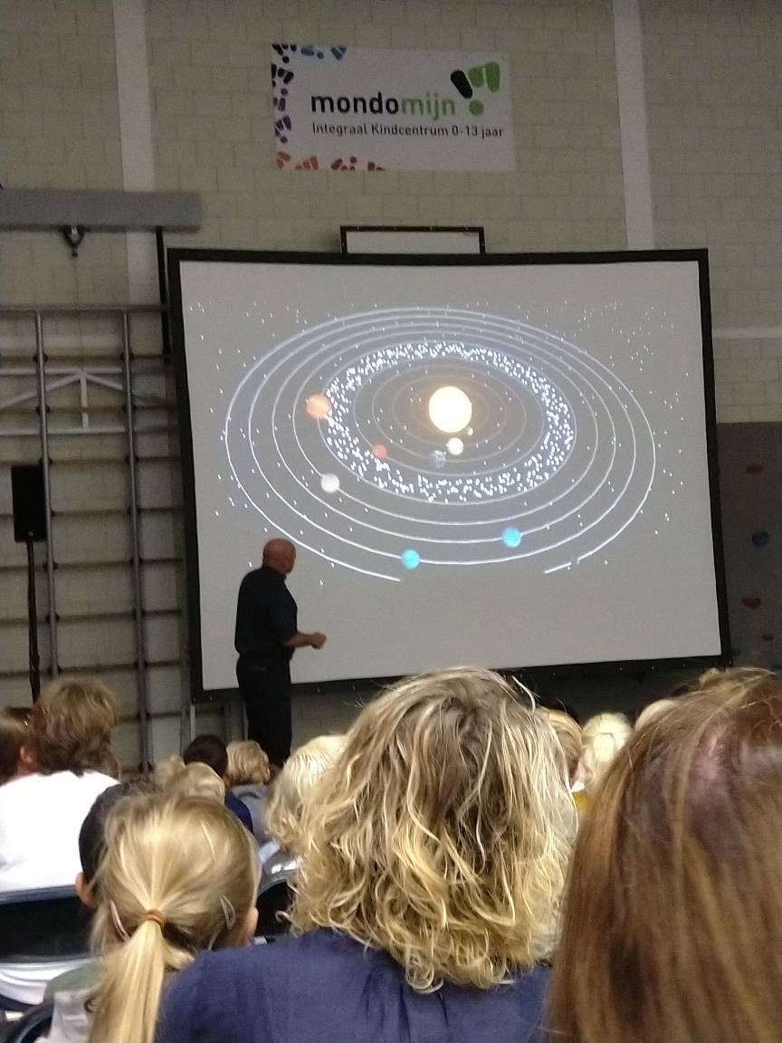 André Kuipers bij het jubileum van Mondomijn. We vieren 10 jaar ander onderwijs.