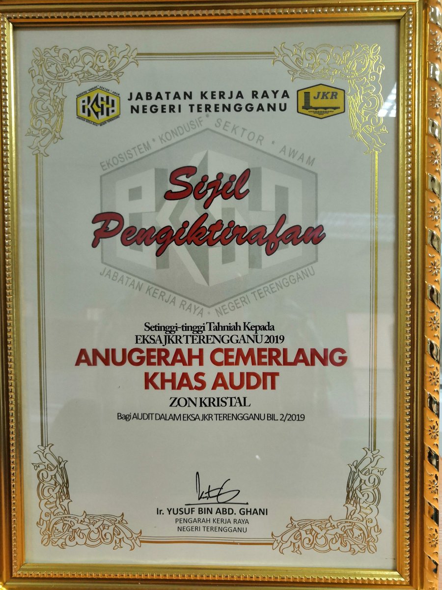 Bahagian Ukur JKR Terengganu menerima 3 anugerah terbaik bagi Audit Dalaman EKSA peringkat jabatan bagi kategori Keselamatan Terbaik, Tandas Terbaik dan Anugerah Cemerlang Khas Audit. Tahniah kepada semua dibawah bimbingan <a href="/NaimudinNor/">NorAnizaNaimudin</a>.
<a href="/yusufghani200/">تذكرة</a>, <a href="/JKRTerengganu/">JKR Terengganu</a>.