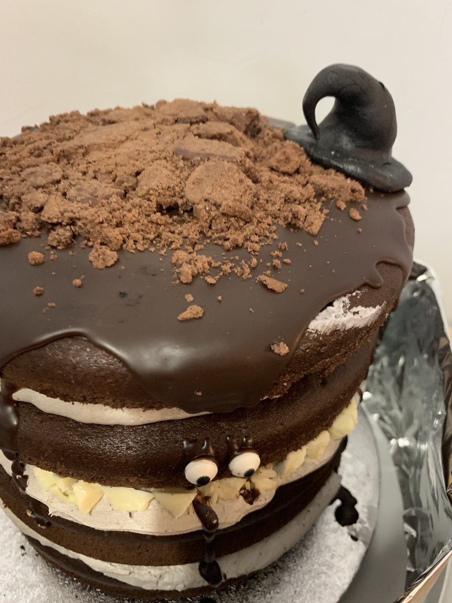 BBGAcademy's tweet photo. The cakes are coming in thick and fast, looking amazing ready for our coffee morning tomorrow #SupportMacmillan https://t.co/PikxwnN9mq