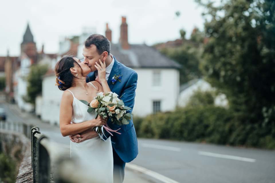 Love this shot Ani & Jamie taken outside the Spread Eagle Hotel in Midhurst. #westsussexwedding #wedding #weddinggoals #weddinggoal #weddingday #berkshireweddingphotographer #berkshirephotigrapher #bracknellweddingphotographer #groom #bride #weddingdress #weddingflowers