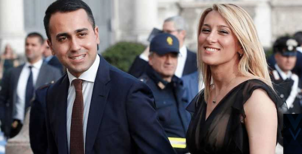econopoly24's tweet photo. Il miracolo della politica in Italia, soldi e successo senza studio. Perché? | post di @FscoMer | https://t.co/zNx443ieKN #econ24 https://t.co/NFRsBlLY41