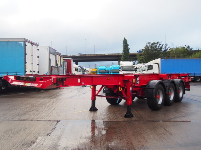 Junction6com's tweet photo. 2010 Dennison Sliding Skeletal Trailer £5750 plus Vat
BPW axles/Drum Brakes,Twist locks,air suspension,July 2020 MOT,immaculate condition,for more info please phone 0121 326 6950 or visit https://t.co/4DBR7vRXmd #trailer #usedtrailer #skeletal #skelly #slider #sliding #triaxle https://t.co/nClMB6wwOh