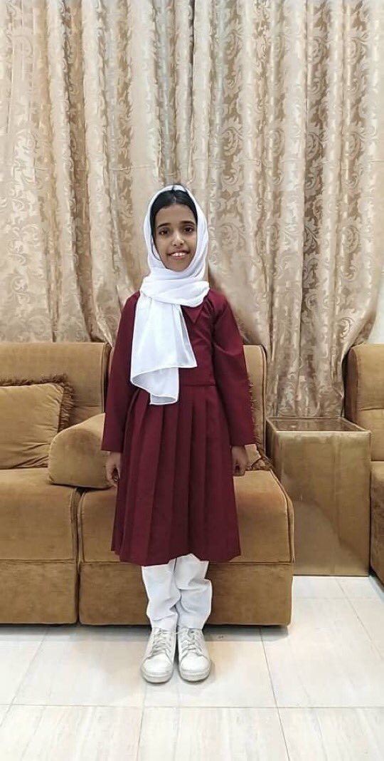 oman1983's tweet photo. هكذا عبرت معلمة عمانية في كراسة تابعة لطفلة من #اليمن العزيز تتلقى التعليم في #عمان https://t.co/U5Jlp2oZmz