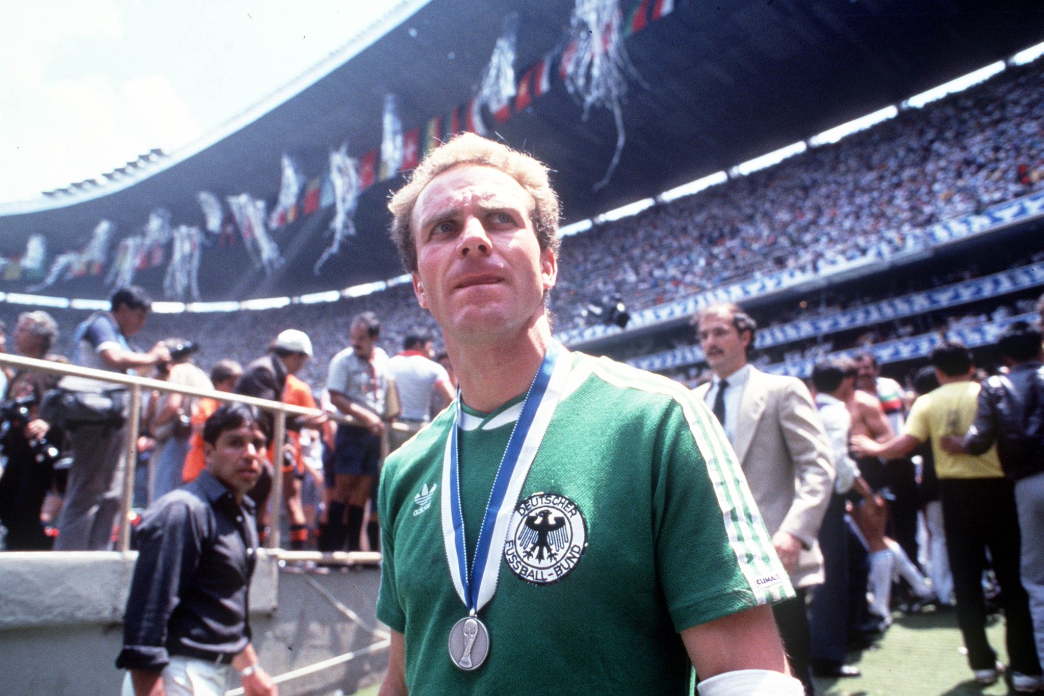 6 4 - Happy Birthday, Karl-Heinz           | | 