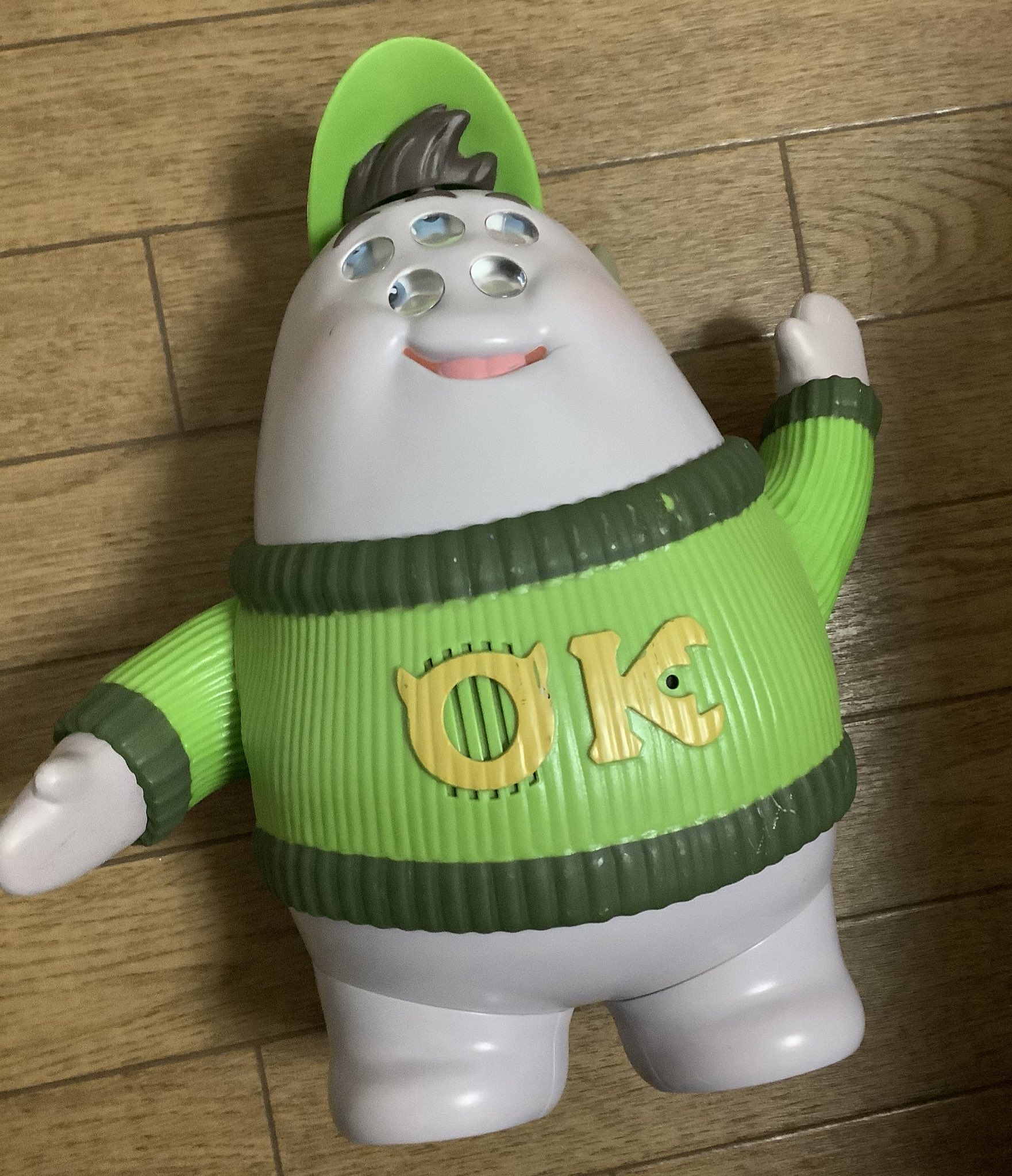 Meka Cat Rat これモンスターズインクなら大丈夫っしょって思ってたら 13年のモンスターズ ユニバーシティのやつだった 出来るか微妙かも あと全部ネジが隠されてて面倒 T Co G07miok5wu Twitter