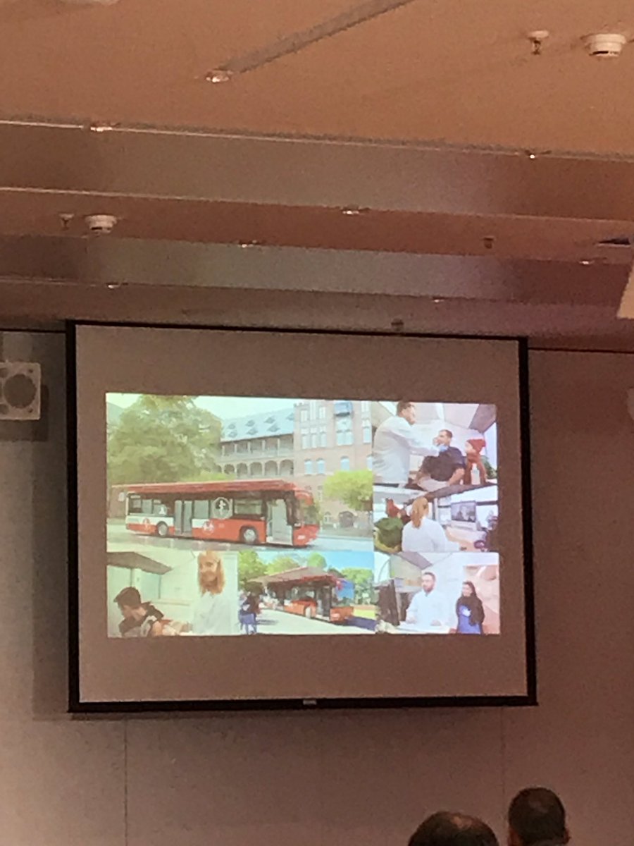 bvitg's tweet photo. Und jetzt ein Praxisbeispiel aus der #Telemedizin: Mit dem #MediBus von @DB_Presse, einer Art rollenden #Arztpraxis 👩🏻⚕️🚌, mit dem die #Patientenversorgung im ländlichen Raum sichergestellt werden soll #szdigitalhealth https://t.co/BkjPcpcAFE