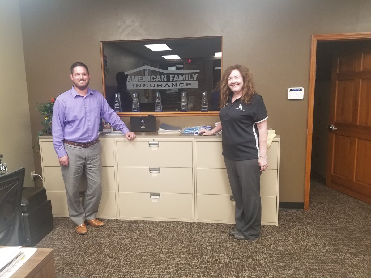 JGatesWisconsin's tweet photo. Spent the day with the rockstars  @RobHamann Agency yesterday. Left the main office at 6 and traveled over to meet Joseph Harris. #targetmarkettraining @amfam #bandarocks! https://t.co/aSPvZ6Mm6D