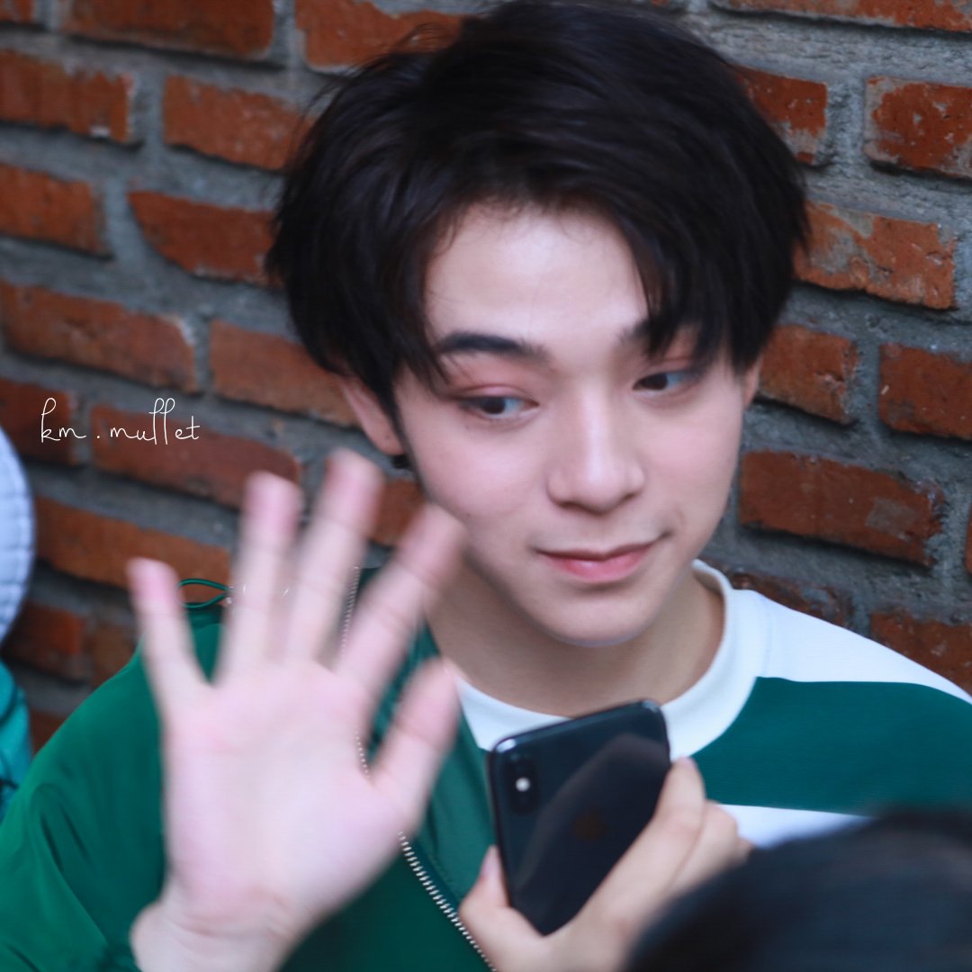 mullet022's tweet photo. ตั้งแต่แกเข้ามาเป็นส่วนหนึ่งในการใช้ชีวิต. ก็ไม่เคยหาทางออกเลยเว้ย ทั้งๆที่ทางออกมันมีหลายทางมาก แต่มีแกแล้วฉันสบายใจ รักแกแล้วฉันมีความสุข หลงแกแล้วชีวิตฉันไม่ทุกข์เลยเว้ย อยู่ข้างๆเสมอ
#นี่คนหรือเขาวงกต
#บาสเด็กอ้วนที่แท้จริง https://t.co/u7DmNUIIl3