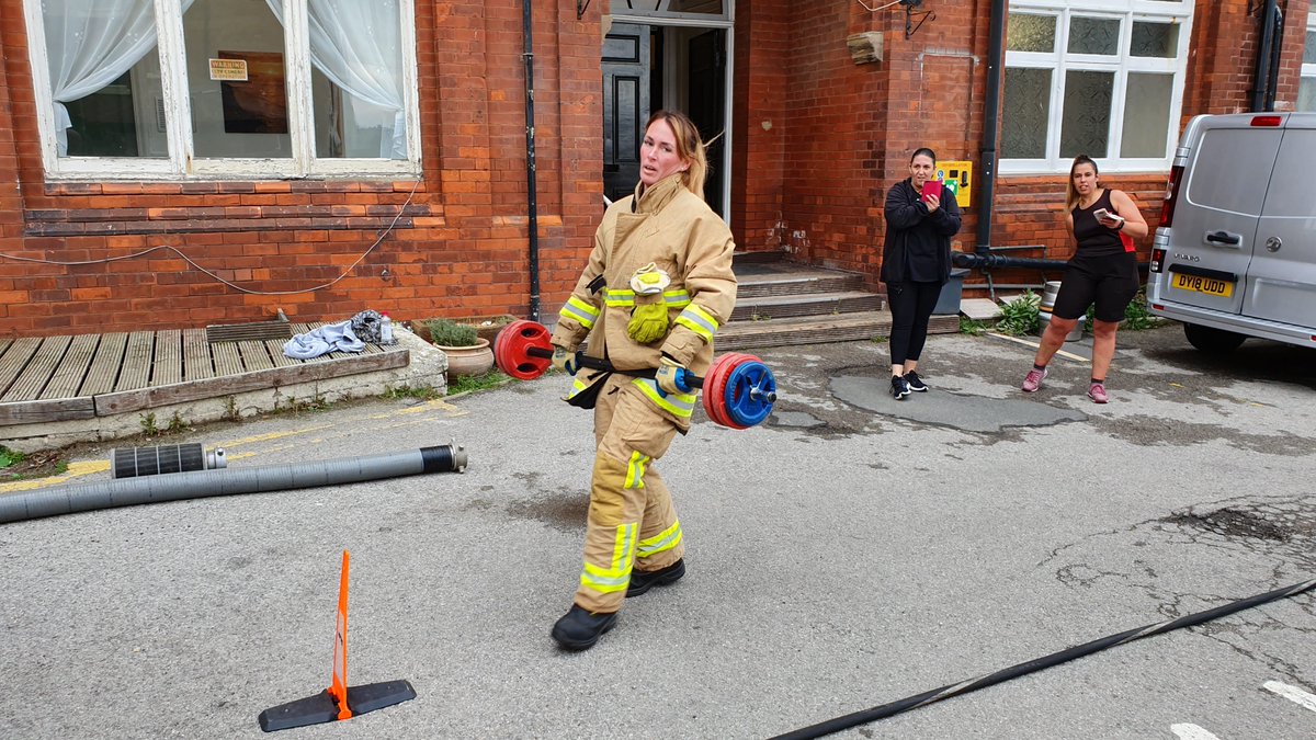As part of the national fitness day Whitby Red Watch, with TNT fitness, gave an opportunity to members of the public to try out the firefighter's fireground fitness test #FitnessDay . <a href="/NorthYorksFire/">North Yorkshire Fire & Rescue Service</a> @YorksCoastRadio <a href="/FitnessDayUK/">National Fitness Day</a>