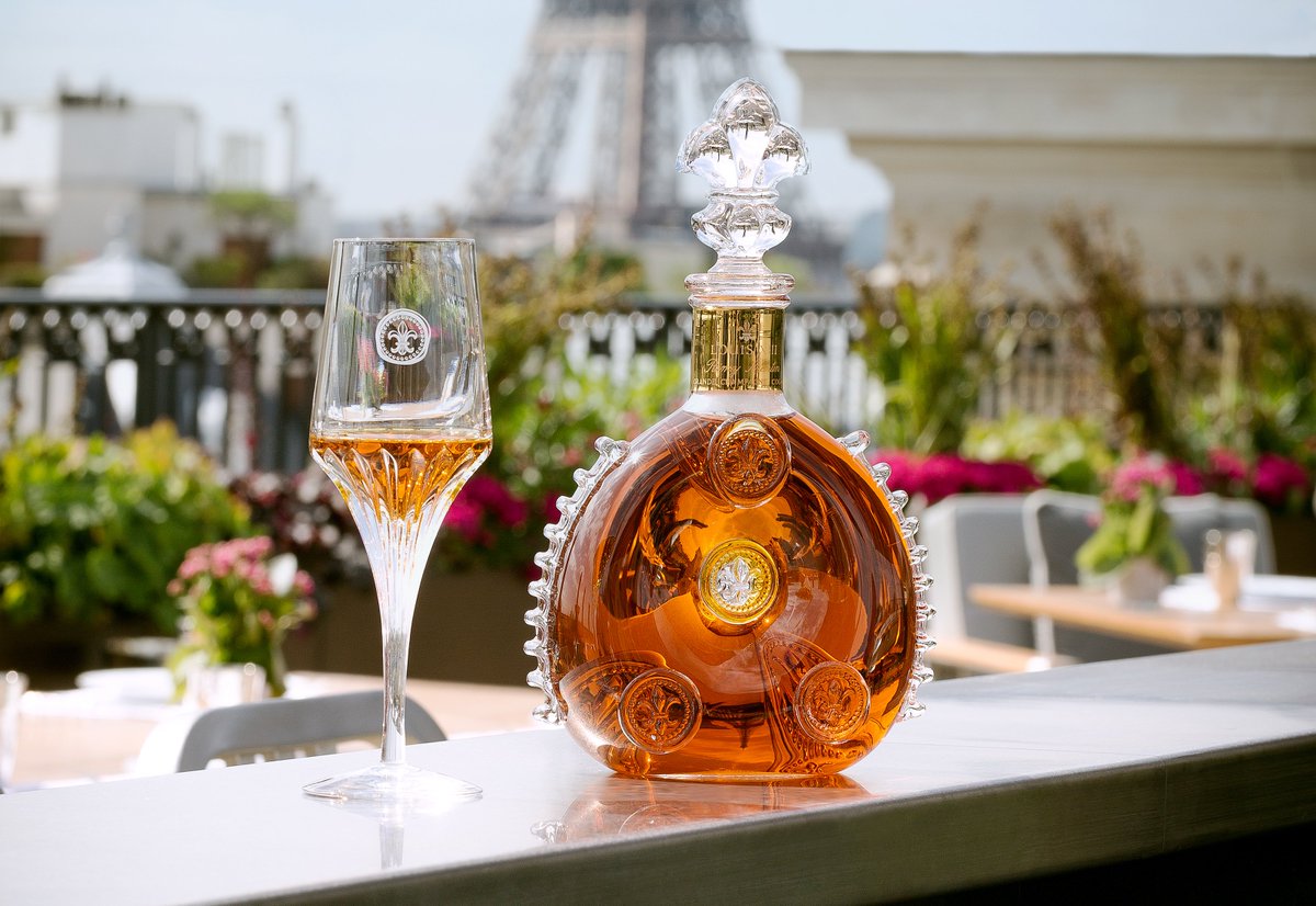 LujoNews's tweet photo. Desde 1874, Louis XIII es sinónimo sofisticación. Una inimitable mezcla de 1.200 eaux-de-vie de la Grande Champagne, el mejor 'cru' de la región francesa de Cognac.
https://t.co/0MUKPh1hru

@LUXONOMY
https://t.co/3ULUXcaD9I