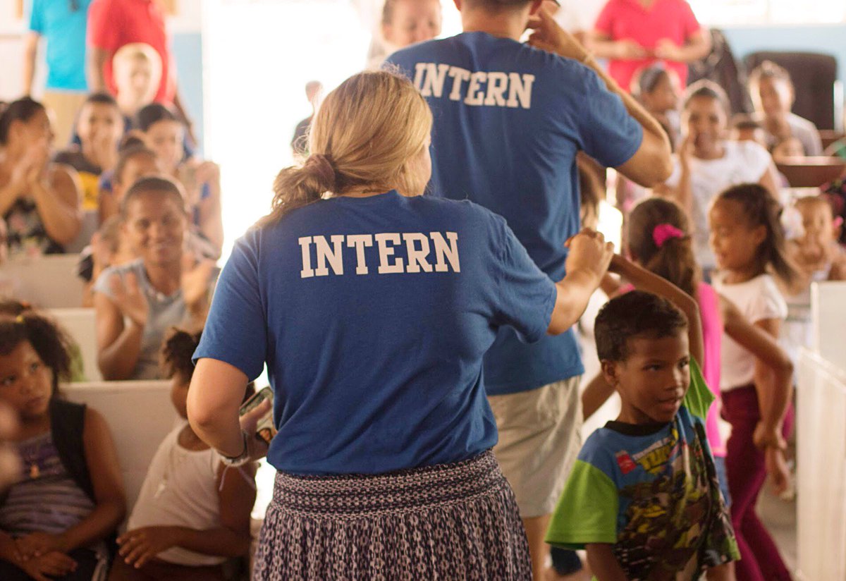 📢 Calling all college students and young adults! 📢 Applications for our spring internships are open! We want YOU to play a role in the life transformation that's happening in the Dominican Republic and Haiti. 😁Visit missionofhope.com/internships for the online application.