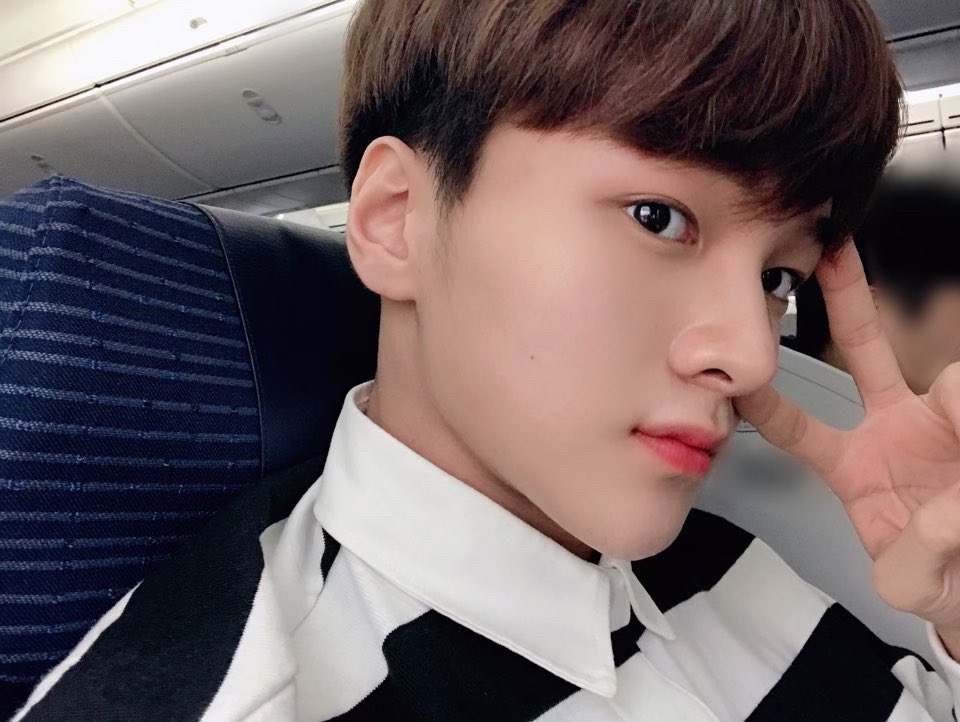 firstlight0709's tweet photo. 귀여워 ▪️▫️♥️
#차준호 #CHAJUNHO #엑스원 #X1 https://t.co/LsVXboykUu