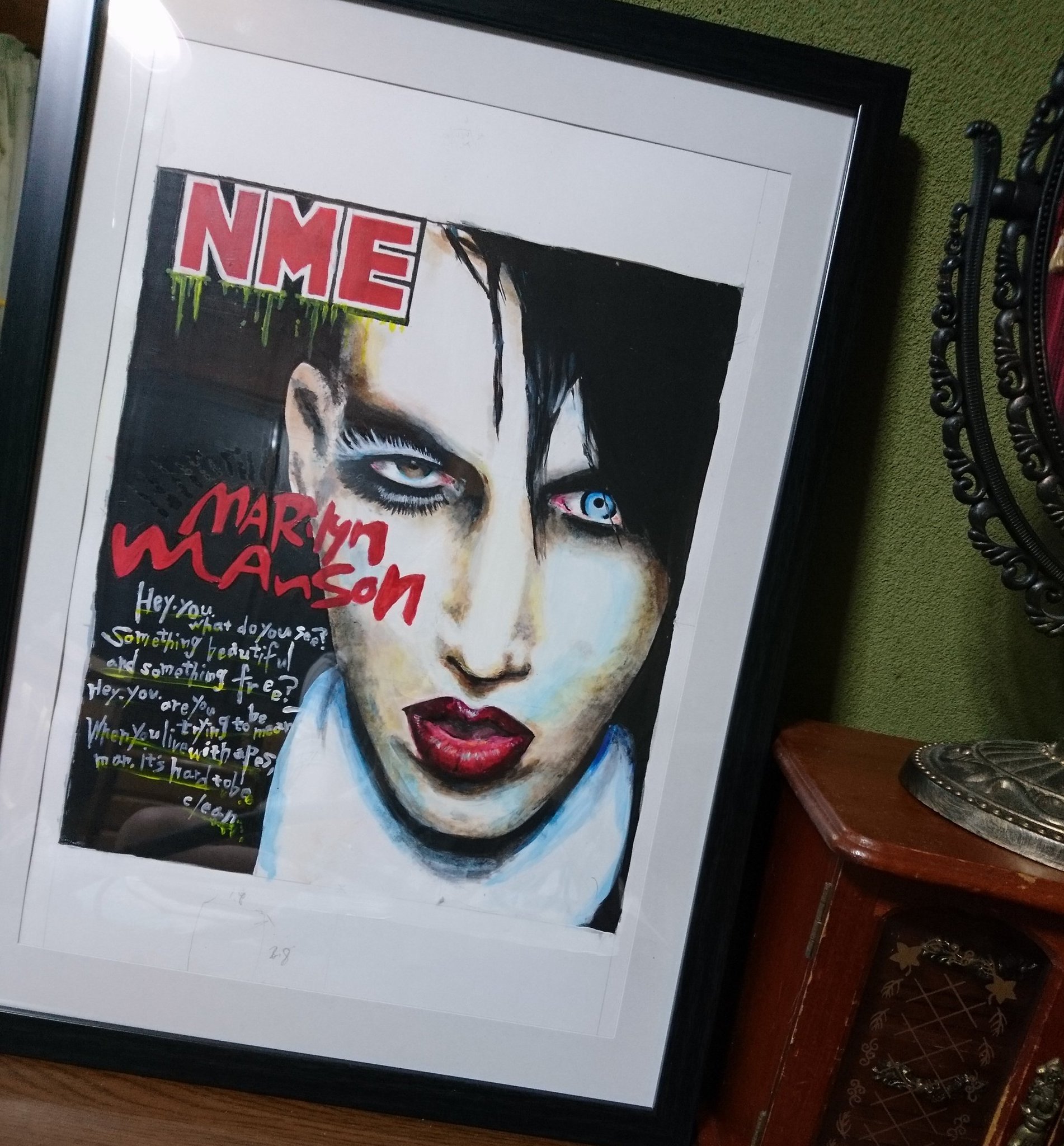 Fumika 結構前に描いたマリリンマンソンさん アクリル絵具 ベッドの近くに飾ってあるので 朝起きたら目が合うのです 素敵 マリリンマンソン 絵