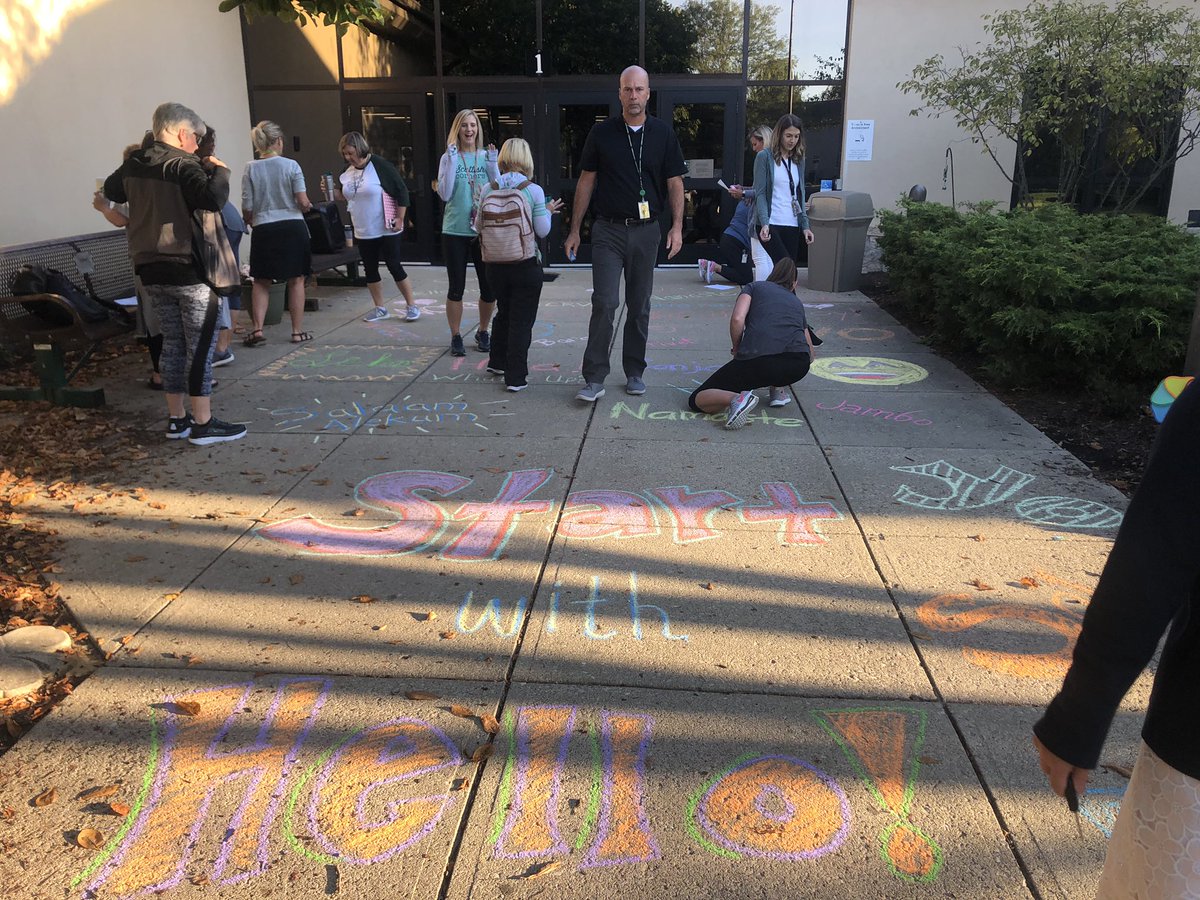sceDCSD's tweet photo. Staff spent a few minutes on this beautiful morning making sure our students come in to school seeing a “Hello” that makes them smile 😊. #SCEStartwithHello #StartWithHello #OurSCEStory https://t.co/KU9UCl66WU