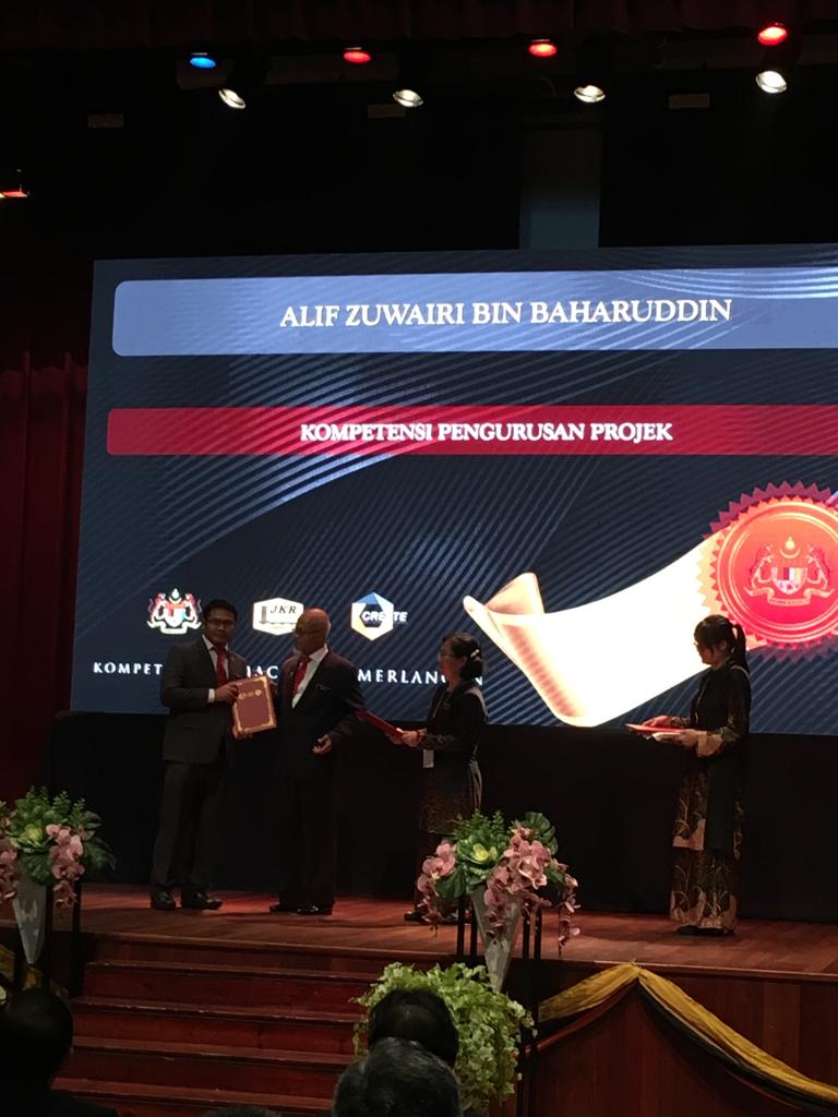 Tahniah! JD @Alifzjkr, Semoga kejayaan ini menjadi pembakar semangat untuk melakukan yang terbaik. Sama-sama juga kita doakan yang terbaik untuk JKR Hulu Terengganu <a href="/JKRTerengganu/">JKR Terengganu</a>