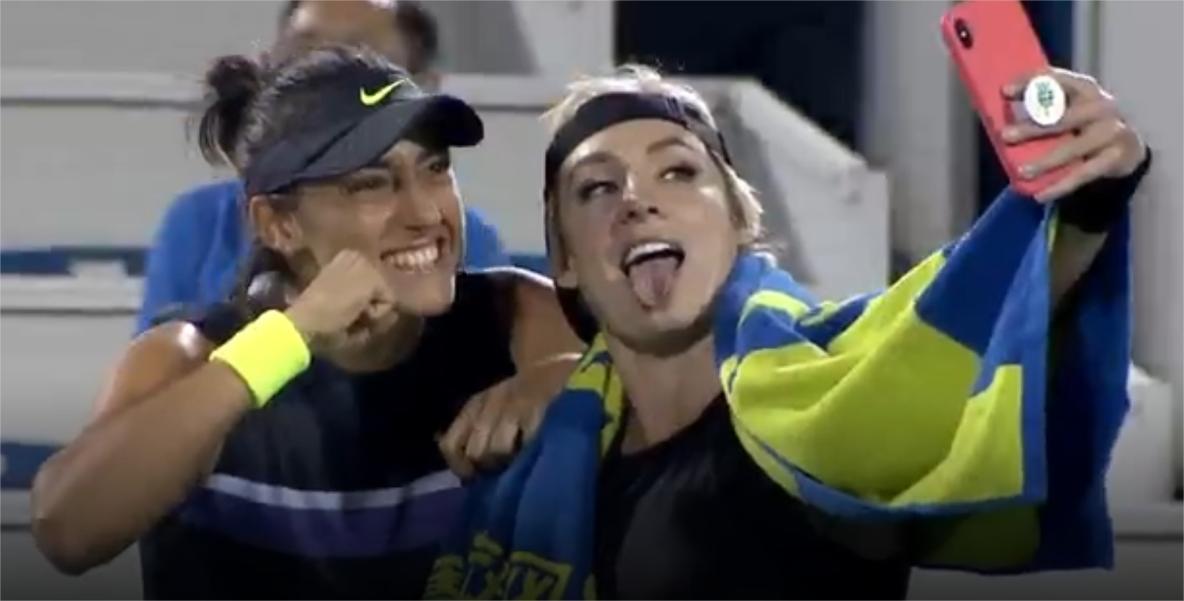 Colonel_J_Smith's tweet image. Mais quelle bonne idée ce double!! 😜💪🔥🇫🇷🇺🇸 @CaroGarcia @matteksands #WuhanOpen #FlyWithCaro #GameSetMattek