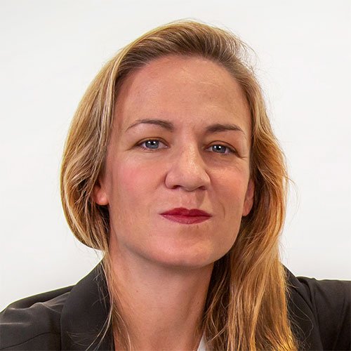 MusebyClio's tweet photo. "Truth lies in human behavior. Paradoxically, the more individualistic and unique the truth is, the more universal its appeal."
—Martha West, ACD at @mccann_mw, on truth-seeking in her creative work.
https://t.co/m4xdNz07Cf #ClioCreators https://t.co/7jYTnFTZuc
