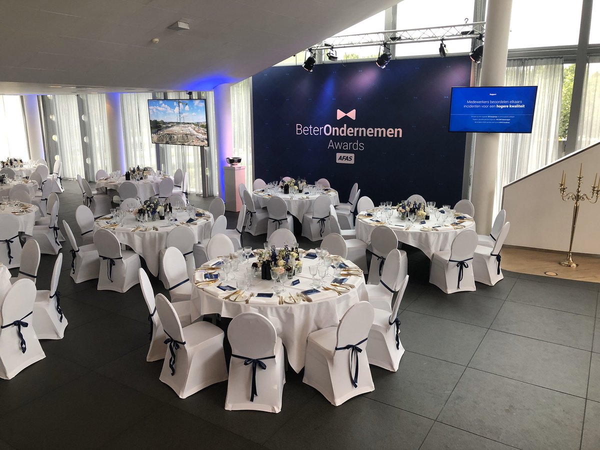 martijndelahaye's tweet photo. Stilte voor de storm #BOAwards  #Klantenfeest https://t.co/DJZtOLMziZ https://t.co/QEIJc7mSS6
