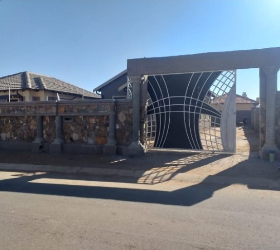 Malawyer__'s tweet photo. Retweet pls my best frend does these  client cud be on ur TL
HE STAYS IN BENONI
0737683700 #SupportBlackBusiness
@Blye  @djsbu https://t.co/vpjBK2SdSN