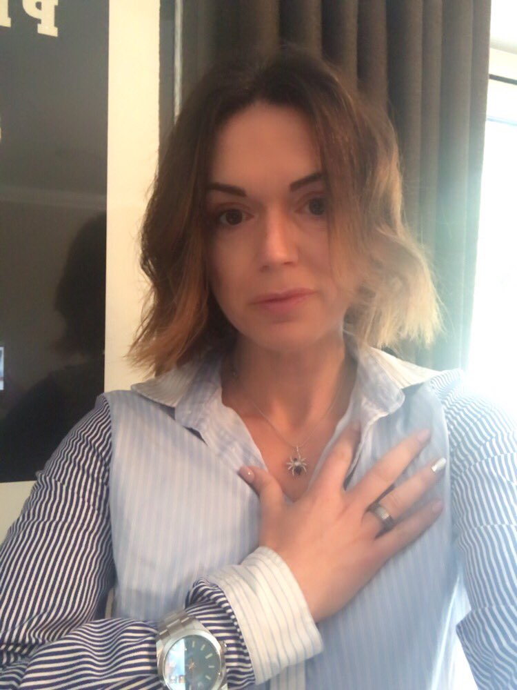 Leisha007's tweet image. Rocking a #spider in homage to the maginicent #LadyHale #LadyHaleTributeBrooch (well pendant to be precise but still...)