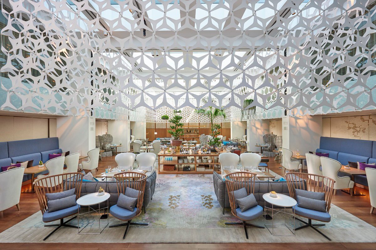 LycheeFilm's tweet photo. 🔸Todo nuestro agradecimiento a Mandarin Oriental, Barcelona @MO_BARCELONA por acoger a Krysztof Piesiewicz estos últimos cuatro días mientras imparte el taller de guión que organizamos.

#LIFF2019 https://t.co/qPQHgpPDsX