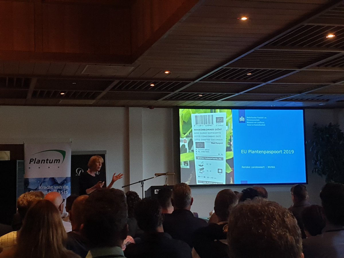 marcovandalen's tweet photo. #plantenpaspoort communicatie is zo belangrijk! @Landeweert praat de leden van @PlantumNL bij. https://t.co/Aga2yr4IhW