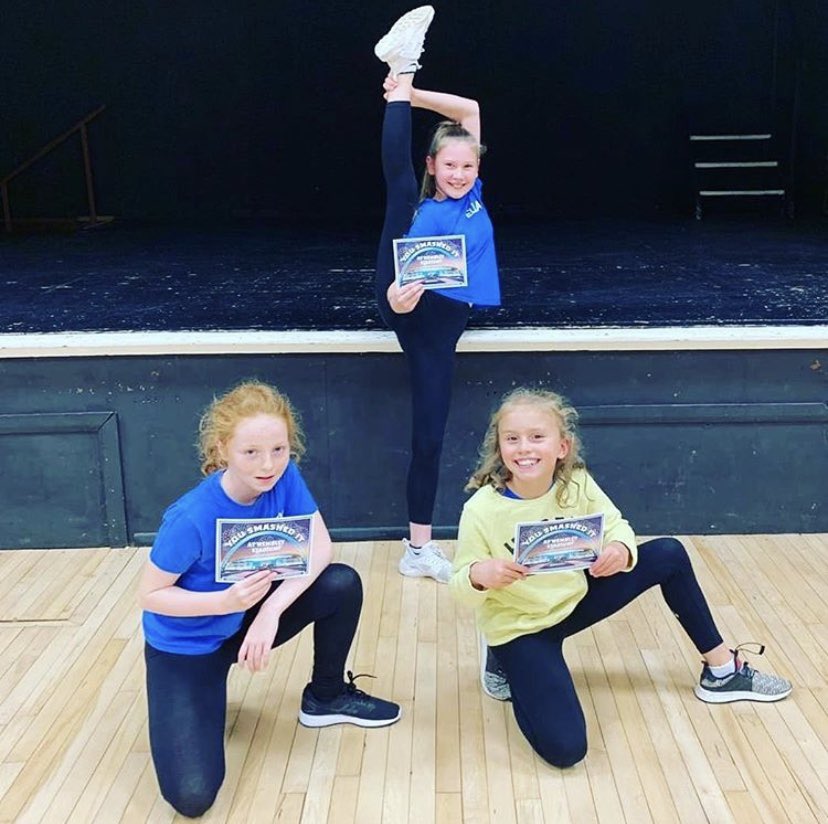 join_dance's tweet photo. Dancers from @Tempos_PA received their certificates for their outstanding performance at Wembley Stadium this year!🤩

Don’t forget if you want more information on your group performing at the Challenge Cup Final at Wembley July 2020 to email 
leah@proeventyorkshire.com 📧 https://t.co/qT2Bkod2ZT