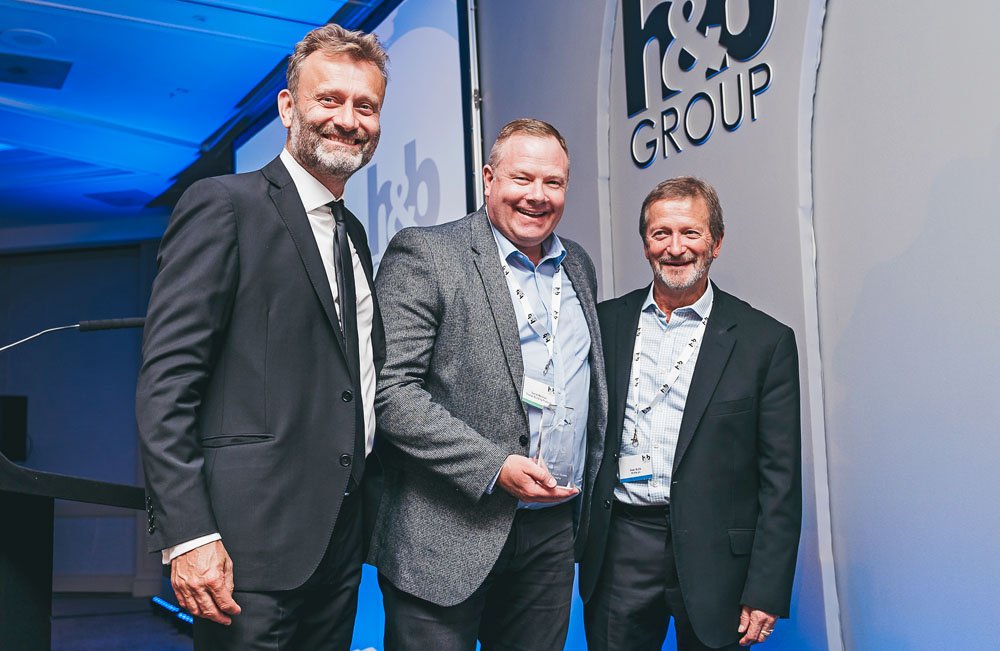 BMerchantsNews's tweet image. h&amp;amp;b has named Cromar Building Products as its 2019 Supplier of the Year.
@handbcomManager @CromarProducts 
buildersmerchantsnews.co.uk/news/fullstory…