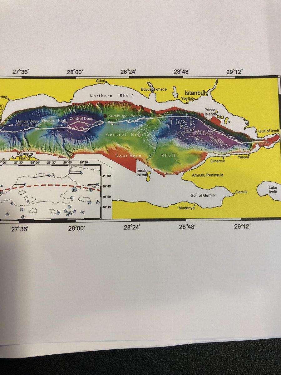 (1): orta çkurlukla Çekmece gölleri arasında uzanan fay kolu ilk kırılmasını beklediğimiz faydır. 70-75 km uzunluktadır, kırıldığında en az 7.2 büyüklüğünde deprem üretir. Bu kol kilitlenmiştir. Yani hiçbir hareket belirtisi ve üzerinde deprem yoktu. Bu kol enerji biriktiriyordu.