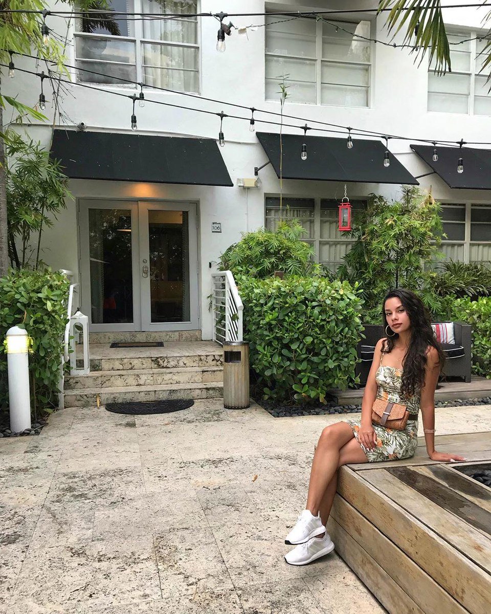 MetropoleHTL's tweet photo. Miami is calling 🌴😎

#metropolesouthbeach #jerseyshorefans 📷: @vnezlee https://t.co/RXAbBRnMIV