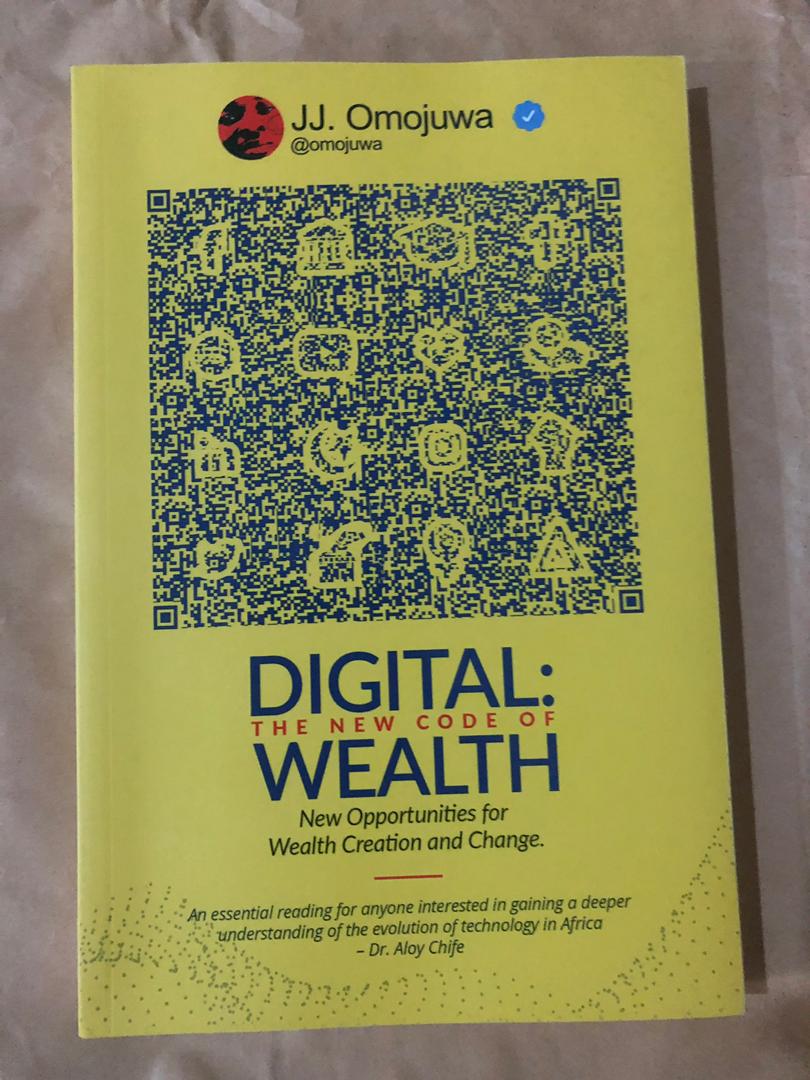 damoyedele's tweet photo. I went to #DWBlaunch in Abuja... and now i finally have a copy of @DGTLWealthBook by @Omojuwa
#CODED2019 #DigitalWealthBook https://t.co/bxYZEhUUoo