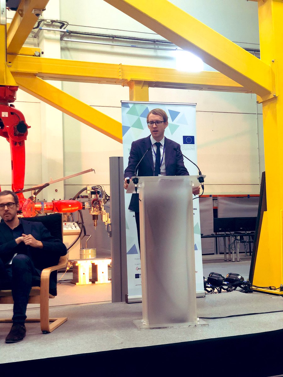 KRAKEN_project's tweet photo. Chris Reade from @aitiip is presenting the key achievements of the KRAKEN project in terms of resin #AdditiveManufacturing: 
-New #technology has been developed: PU3720
-Technical Data Sheets &amp; Safety Data Sheets have been produced 
-Important techniques have been developed https://t.co/CISlCLKL8d