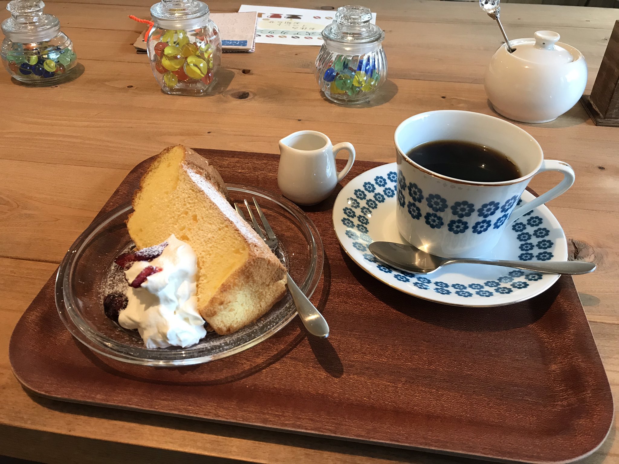 تويتر さすライダー على تويتر 砂川の美容室を改装したカフェ カフェルリ さん ご夫婦がバイク乗りのオシャンティカフェでした まったりとした時間が流れてます オススメ 砂川 カフェルリ T Co Wdmpehkoam