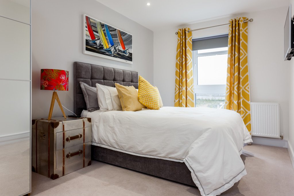 QuayLiving's tweet photo. 🌟NEW INSTRUCTION🌟 #ForRent 
https://t.co/53bCVyEVKO

A brand new two bedroom apartment in Carters Quay development with stunning views over holes bay! 

Offered unfurnished with white goods Inc. available from 1st November £1300 pcm.

☎️ Contact us to view on 01202 683444 https://t.co/juLqUXAHzO
