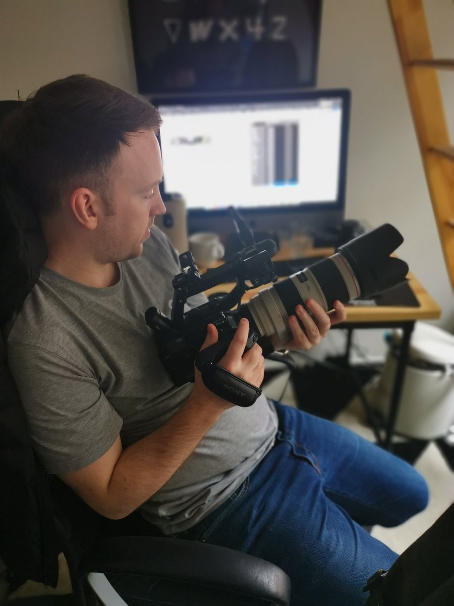 New toys. Got this beast new canon 70-200mm lens today. Now it's time to test it. 💪