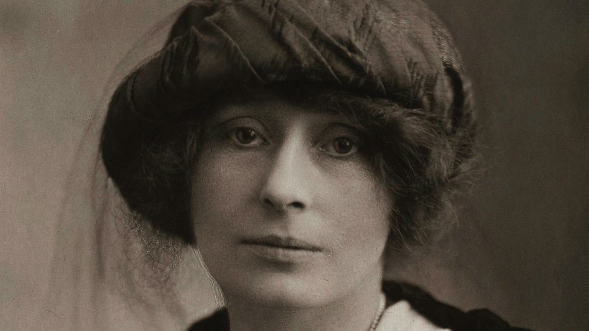 BBCWomansHour's tweet photo. 100 years ago, The Women’s Engineering Society was formed. @henrietta999 traces the history of the society, and the pioneering women who excelled in the field, often against the odds. https://t.co/ju1JCR5lPw https://t.co/VEHE0gV4lQ