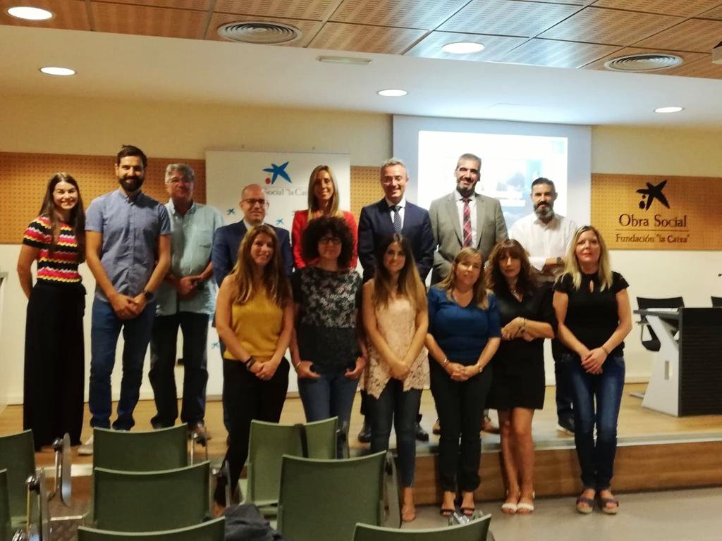 LToribioT's tweet photo. FIrma de convenios de los proyectos seleccionados en el programa de ayudas de @FundacioIaCaixa de las convocatorias de "pobreza;empleo y vivienda"Enhorabuena a @FundacionCepaim @ECCAmurcia @La_Huertecica #RAISMurcia #santaluisamarillac. https://t.co/ktlvOZp3xQ
