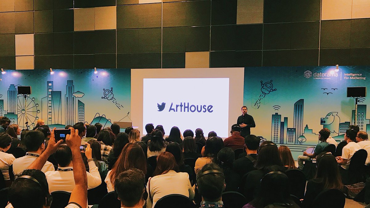 XMarketingSEA's tweet image. Day 1 at @SpikesAsia! 

@tylervaught, Head of Creators, Twitter @Arthouse highlights the need for compelling content and how Arthouse can help:

&quot;Twitter ArtHouse helps brands solve their content needs by creating strong, short mobile-first video creative.&quot;

#spikesasia