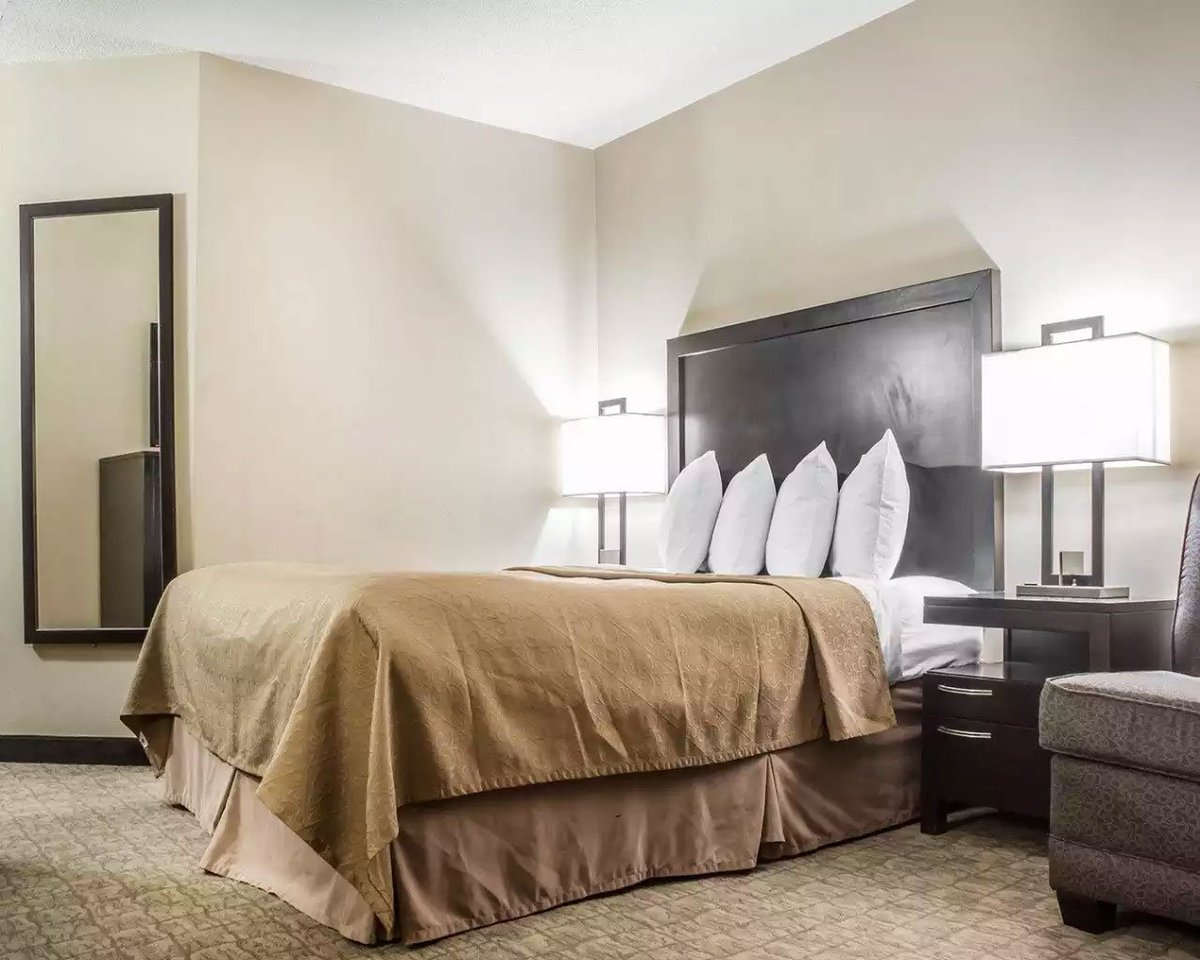 Welcome to #QualityInnBarrieOntario for ultimate #Comfort and #Pleasant environment. Book your stay with us to feel exceptional. Visit qualityinnbarrie.com