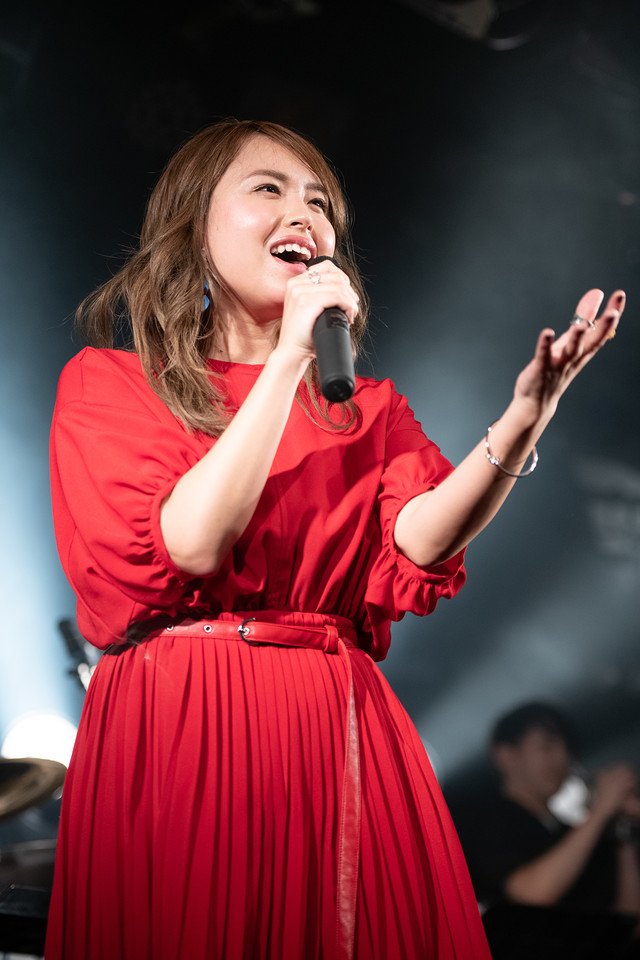 natalie_mu's tweet photo. 【ライブレポート】脇田もなり、念願の渋谷クアトロでソロ3周年ライブ（写真50枚）
https://t.co/wQzmtECRD5 https://t.co/BJLqc2W0Wv