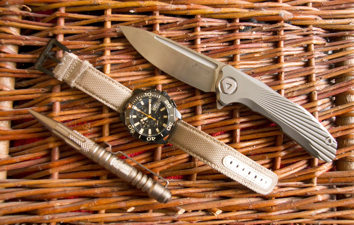My #EDC.
#everydaycarry  #survival #knife #aliexpress #tactical #KevinJohn #bushcraft #fieldwatch #tacticalpen #preppers  

Kevin John Venon New Concept knife
s.click.aliexpress.com/e/ofPK43u4

PAGANI DESIGN Watch  
s.click.aliexpress.com/e/osvTQyQ8

LAIX B5R Tactical Pen.  
s.click.aliexpress.com/e/mV6XoyRO