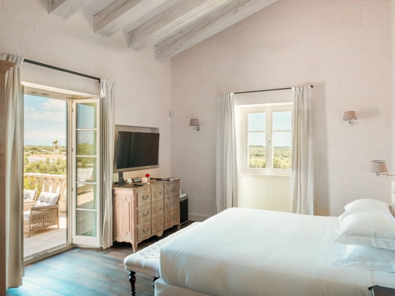 HOTELS WITH A PLUS tweet media